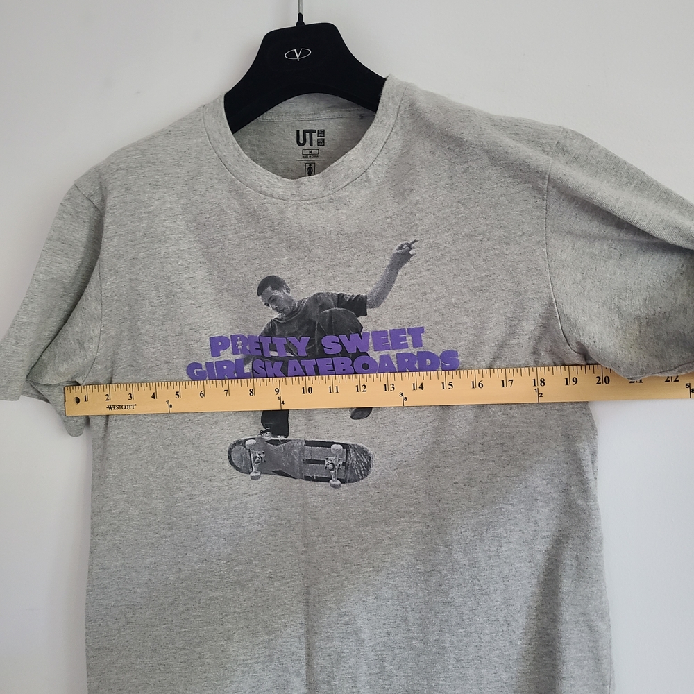 Uniqlo Gray Tee with Skateboard Graphic and Purple Text 100% Cotton Size M - Picture 5 of 7